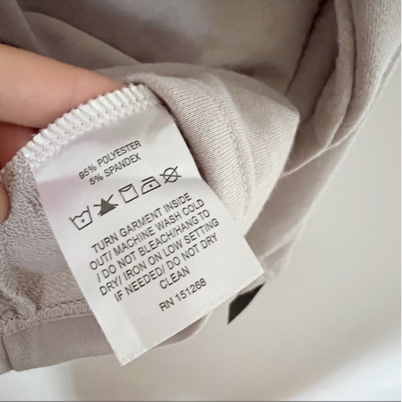 Kay Unger Gray Logo Top Mesh Panel Long Sleeves Size Medium NEW Athleisure - Picture 7 of 7